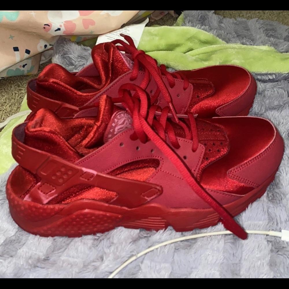 Red Huaraches